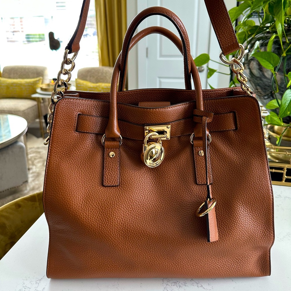MICHAEL KORS gorgeous pebble leather tote bag w/Tags attached. A classic!